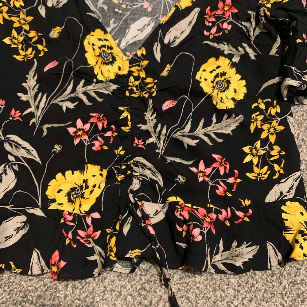 Express Flower top - Picture 2 of 4